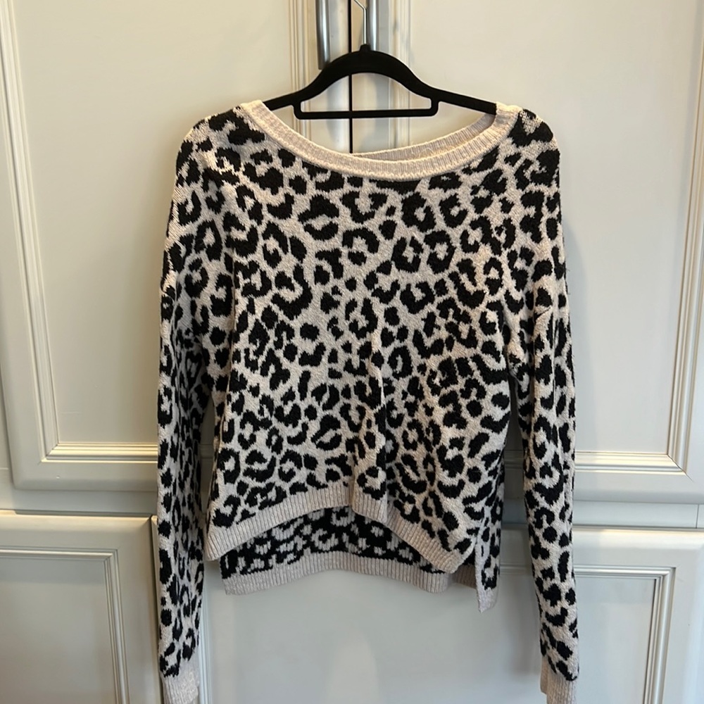 Like new sweater. Extremely soft.